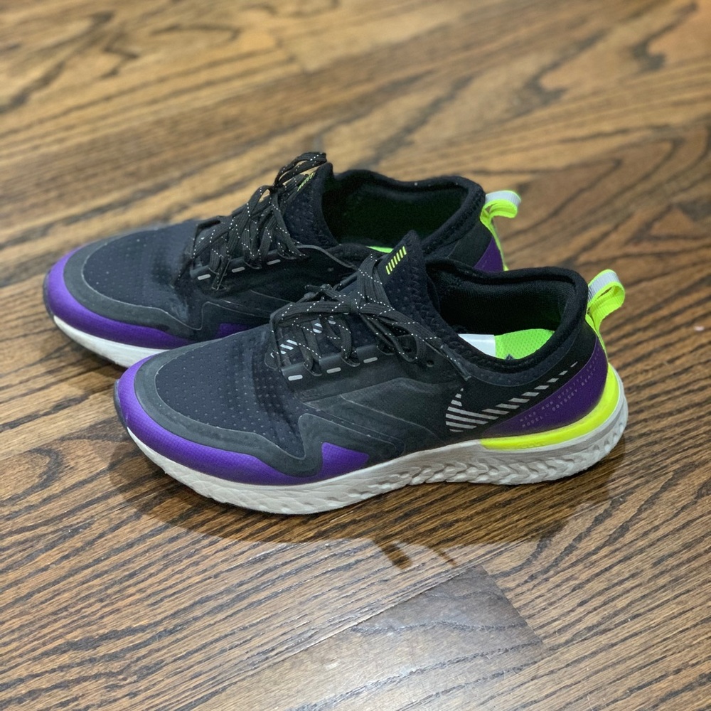 Good Condition Nike Odyssey React Shield Size 6 Women’s